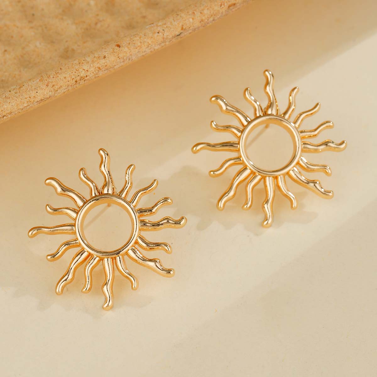 Hot Selling Sunflower Stud Earrings  Stylish High-End Eco-Friendly Alloy Earrings  Cross-Border Personalized Creative Exaggerated Jewelry