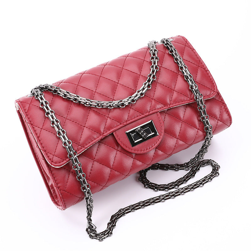 Women’s Elegant Quilted Shoulder Bag with Clasp and Chain Strap