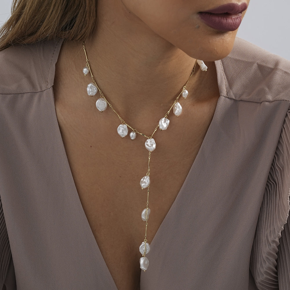 Creative Chain Stitching Pearl Pendant Necklace