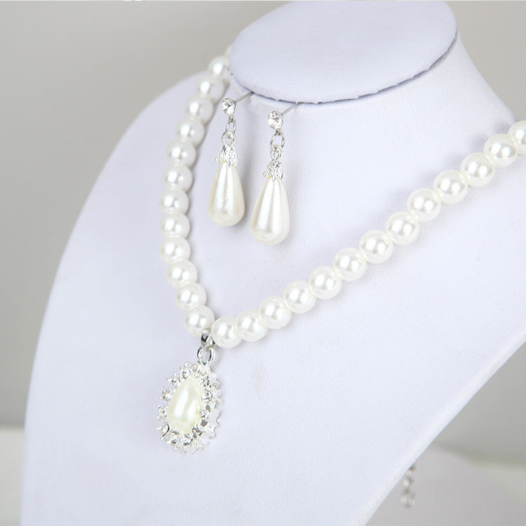 Women’s Pearl Necklace and Earrings Set - Wazzi's Wear