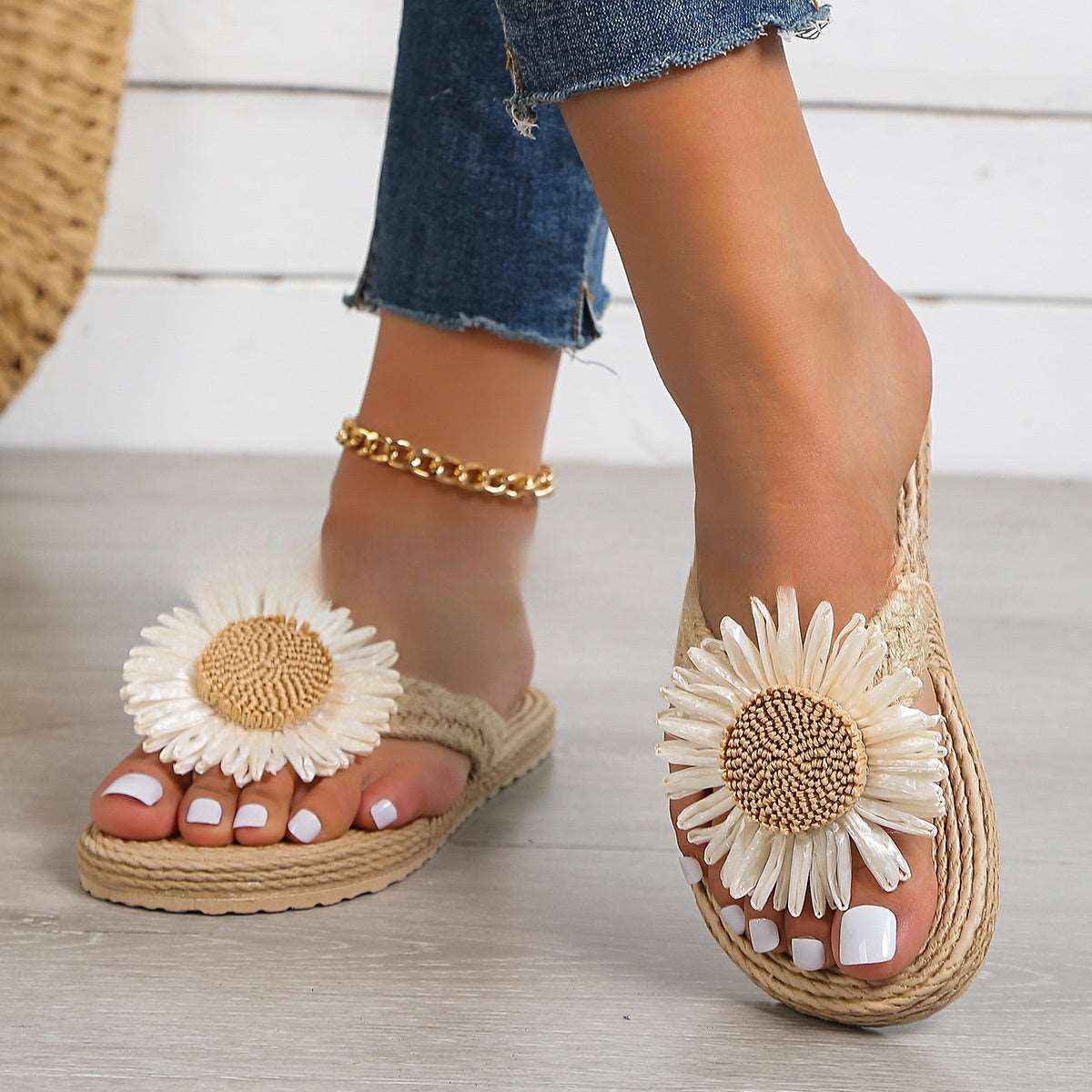 Women's Flat Casual Bohemian Sandals with Flower