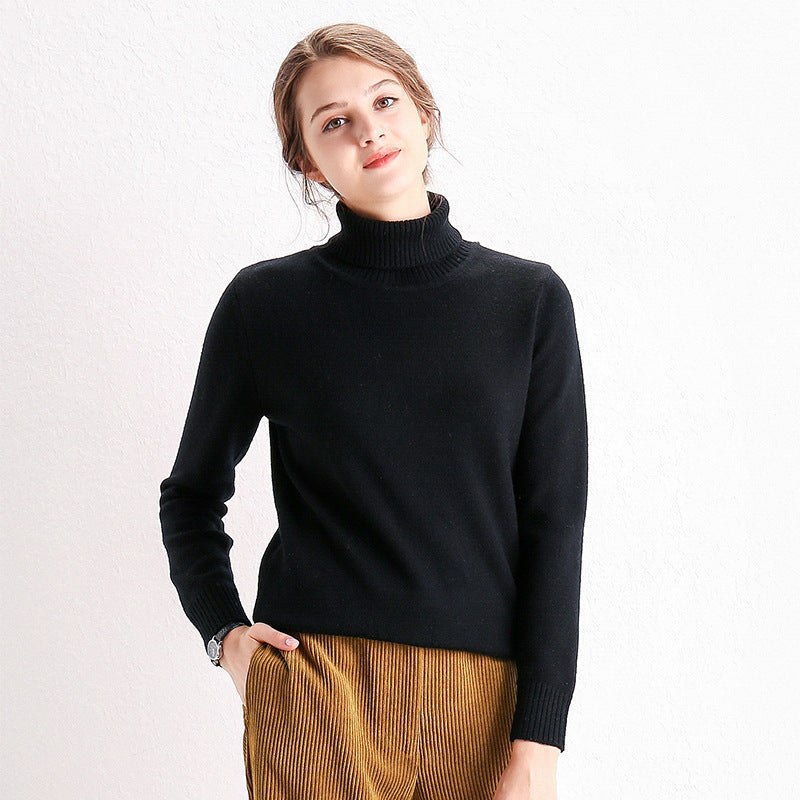 Turtleneck sweater with a knitted bottoming sweater