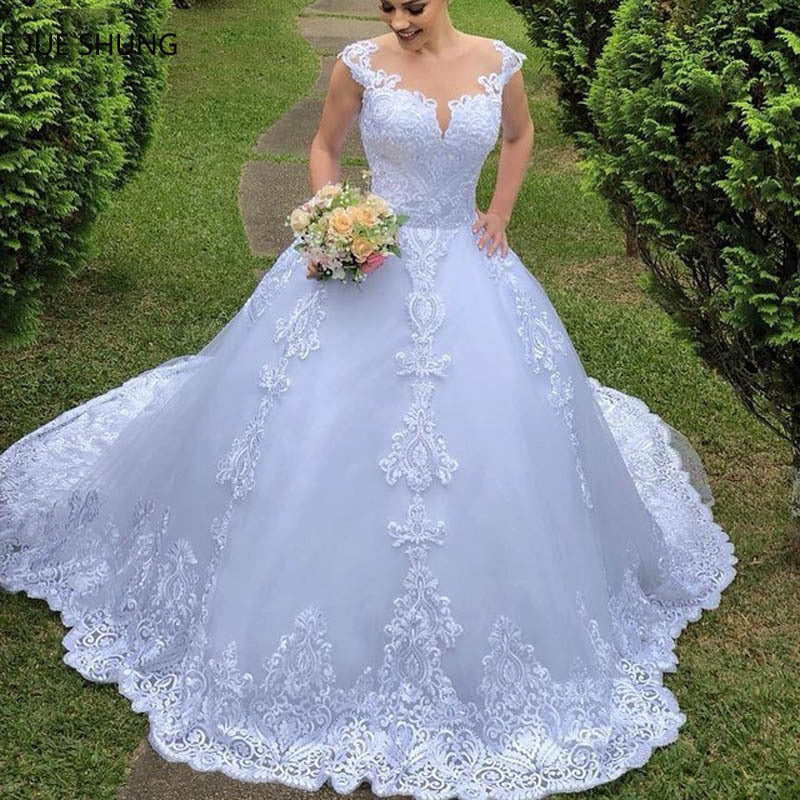 Women’s Vintage Lace Wedding Dress with Train Sizes 2-24W - Wazzi's Wear
