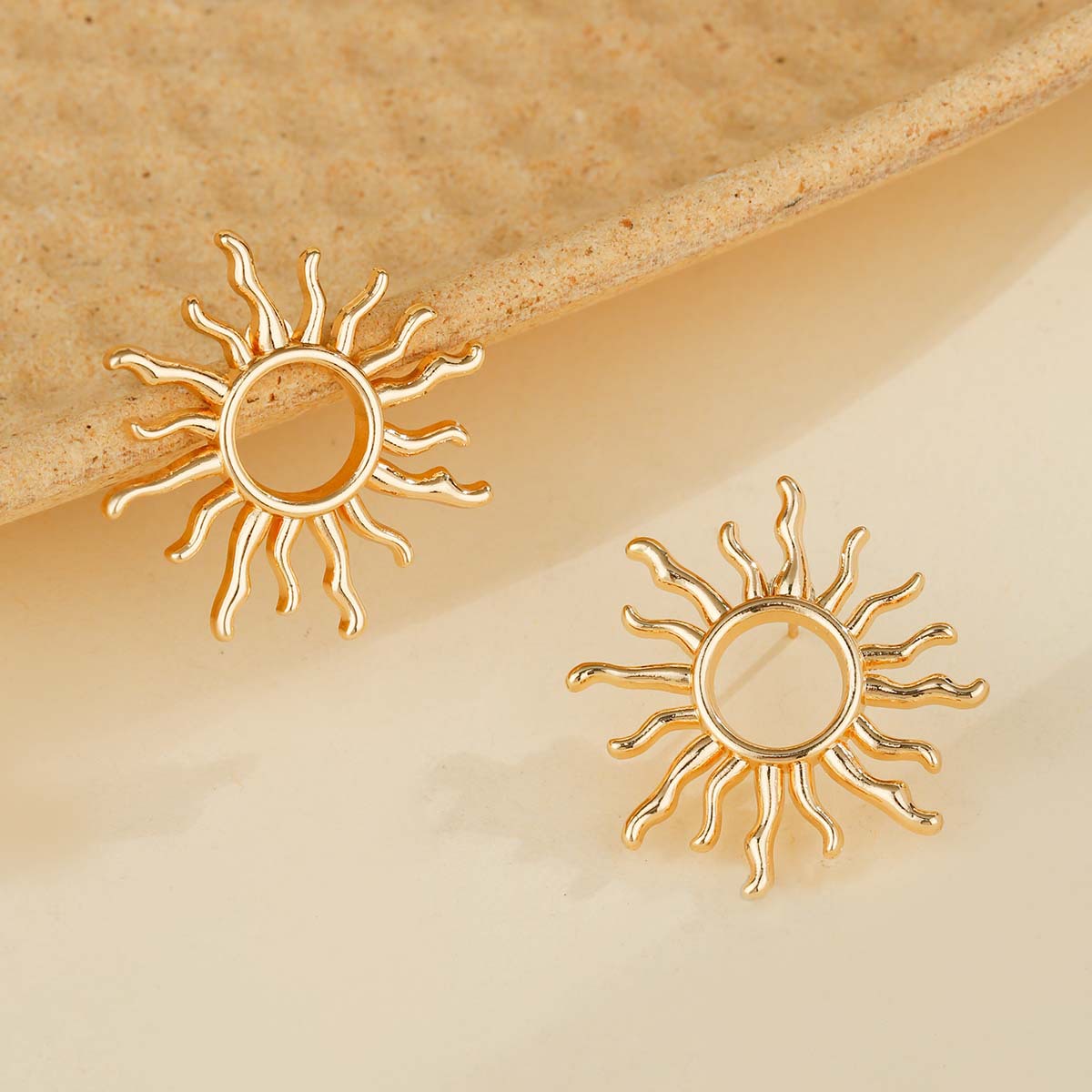 Hot Selling Sunflower Stud Earrings  Stylish High-End Eco-Friendly Alloy Earrings  Cross-Border Personalized Creative Exaggerated Jewelry