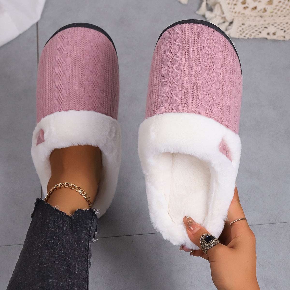 Women’s warm non-slip slippers with pink cotton upper and plush lining.