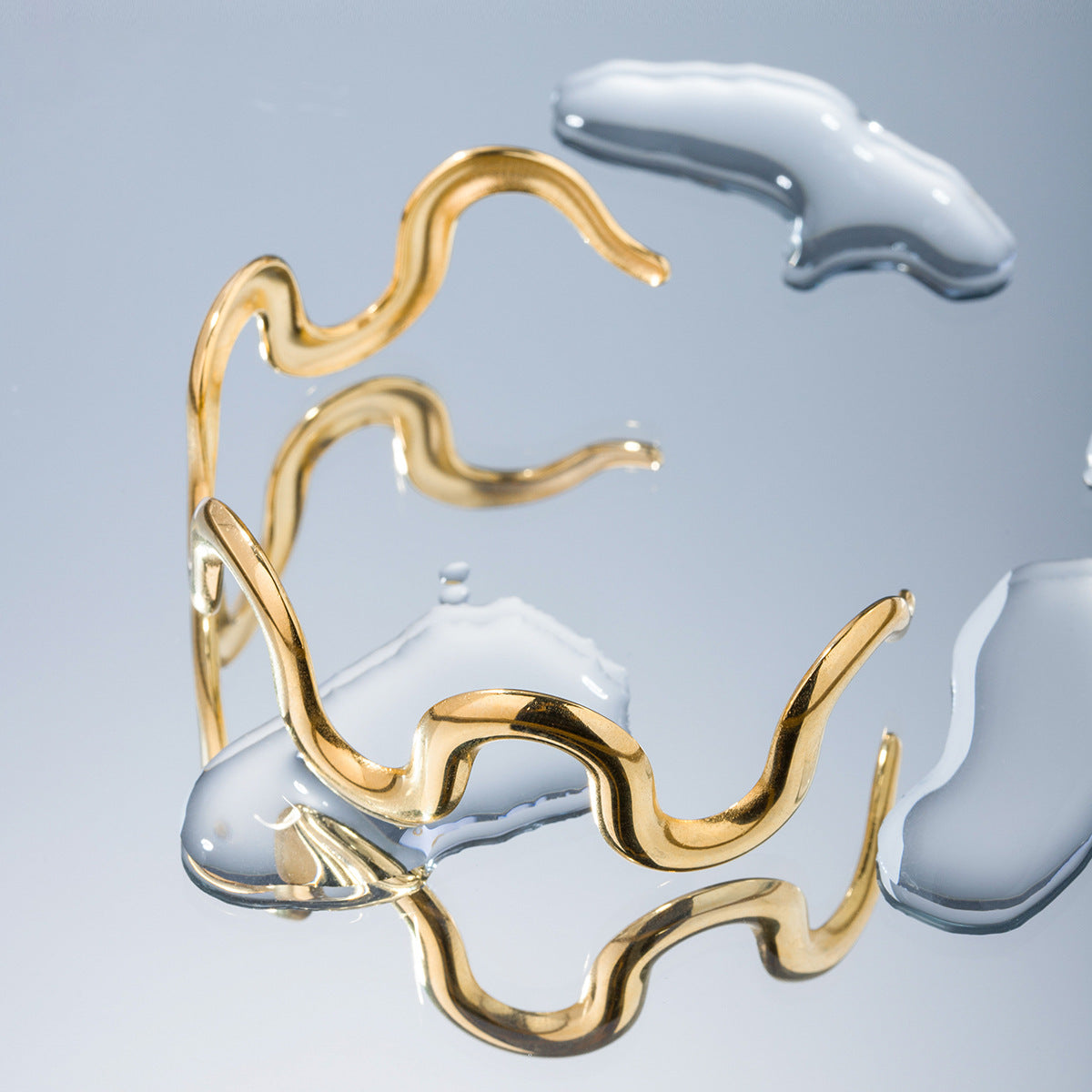 New INS Style Titanium Steel Bracelet For Women, 18K Gold Plated Stainless Steel, Fashion Trend Wavy Bangle Jewelry