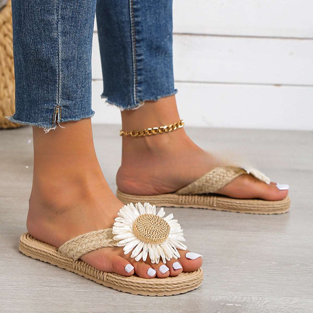 Women's Flat Casual Bohemian Sandals with Flower