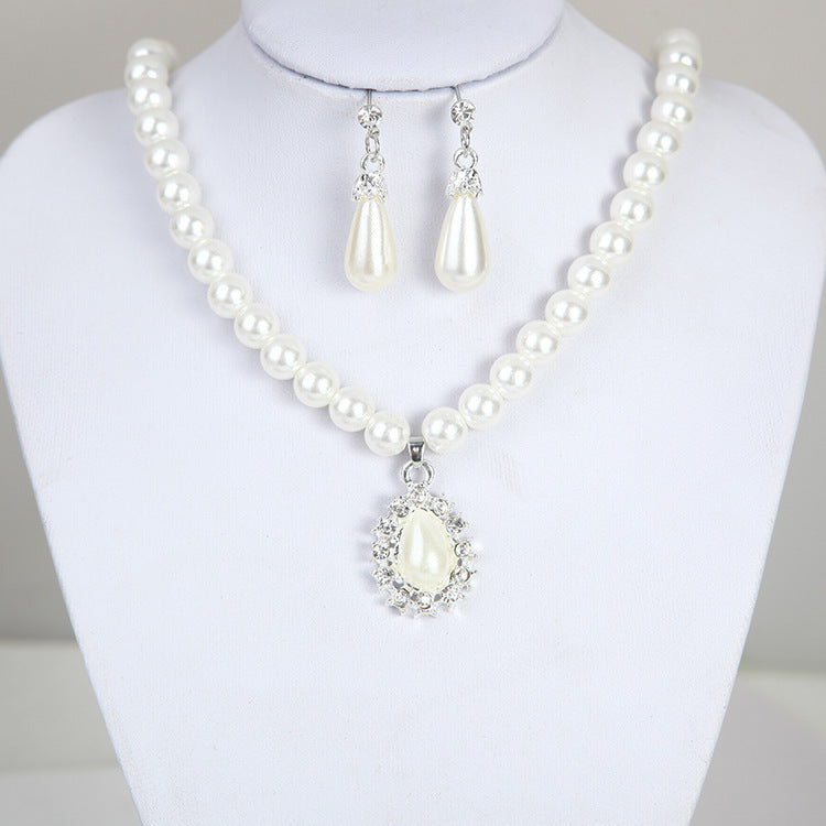 Women’s Pearl Necklace and Earrings Set - Wazzi's Wear