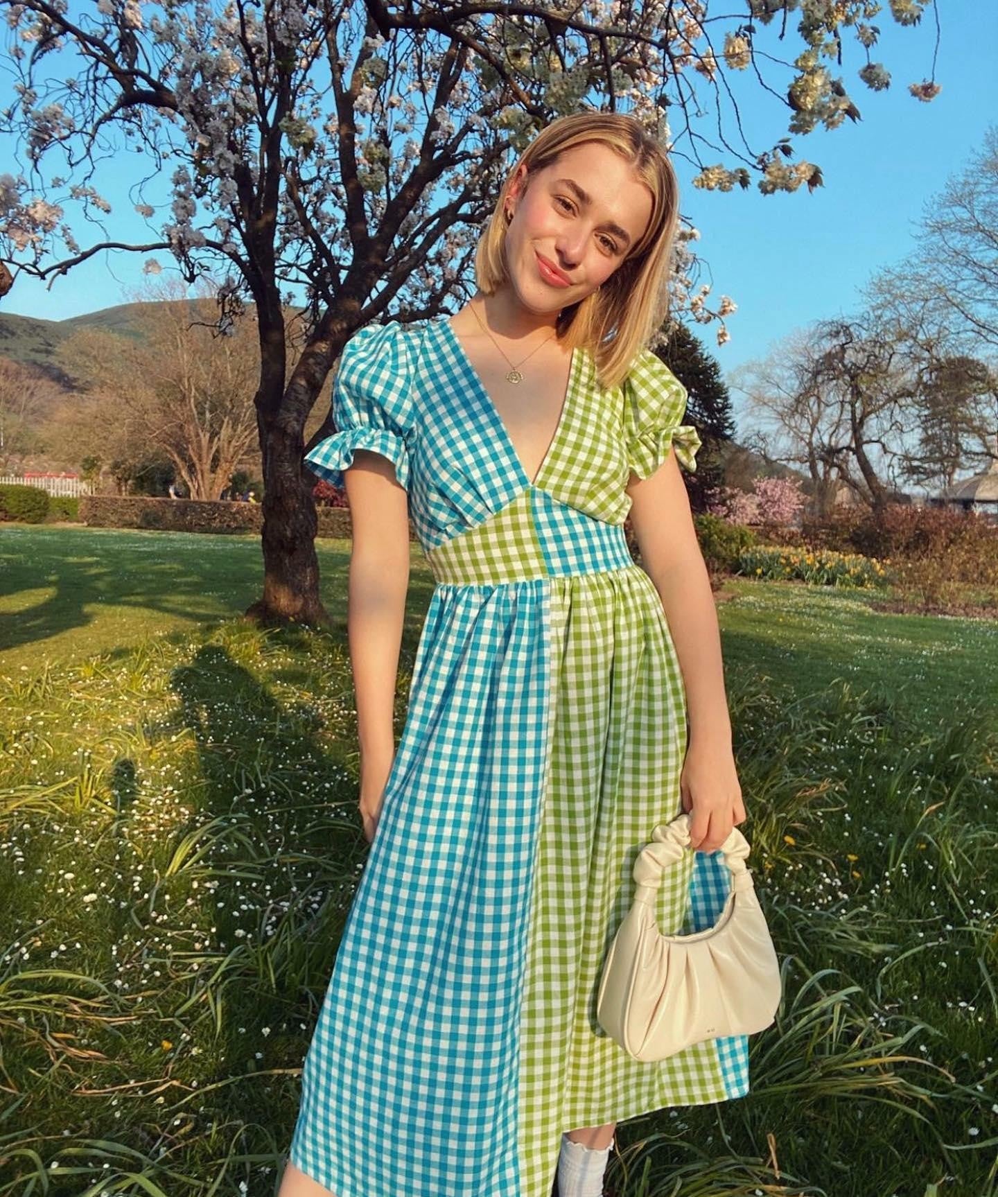 New Design-Driven Niche Summer Thin Plaid V-Neck Dress
