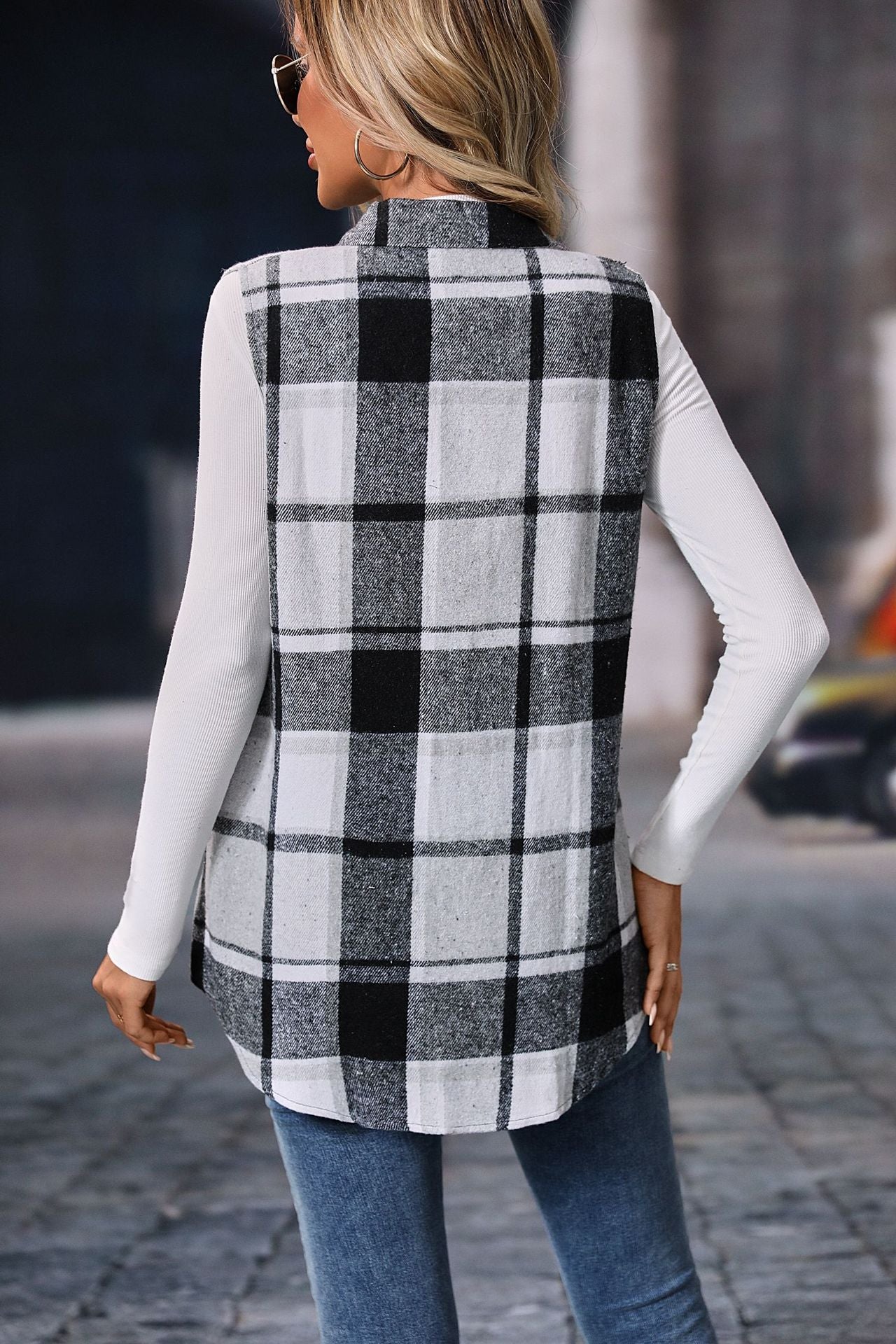 Women's Sleeveless Button-Up Plaid Vest with Chest Pocket