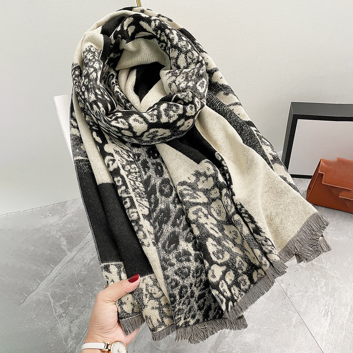 Leopard print shawl with color-block design, soft imitation cashmere fabric.