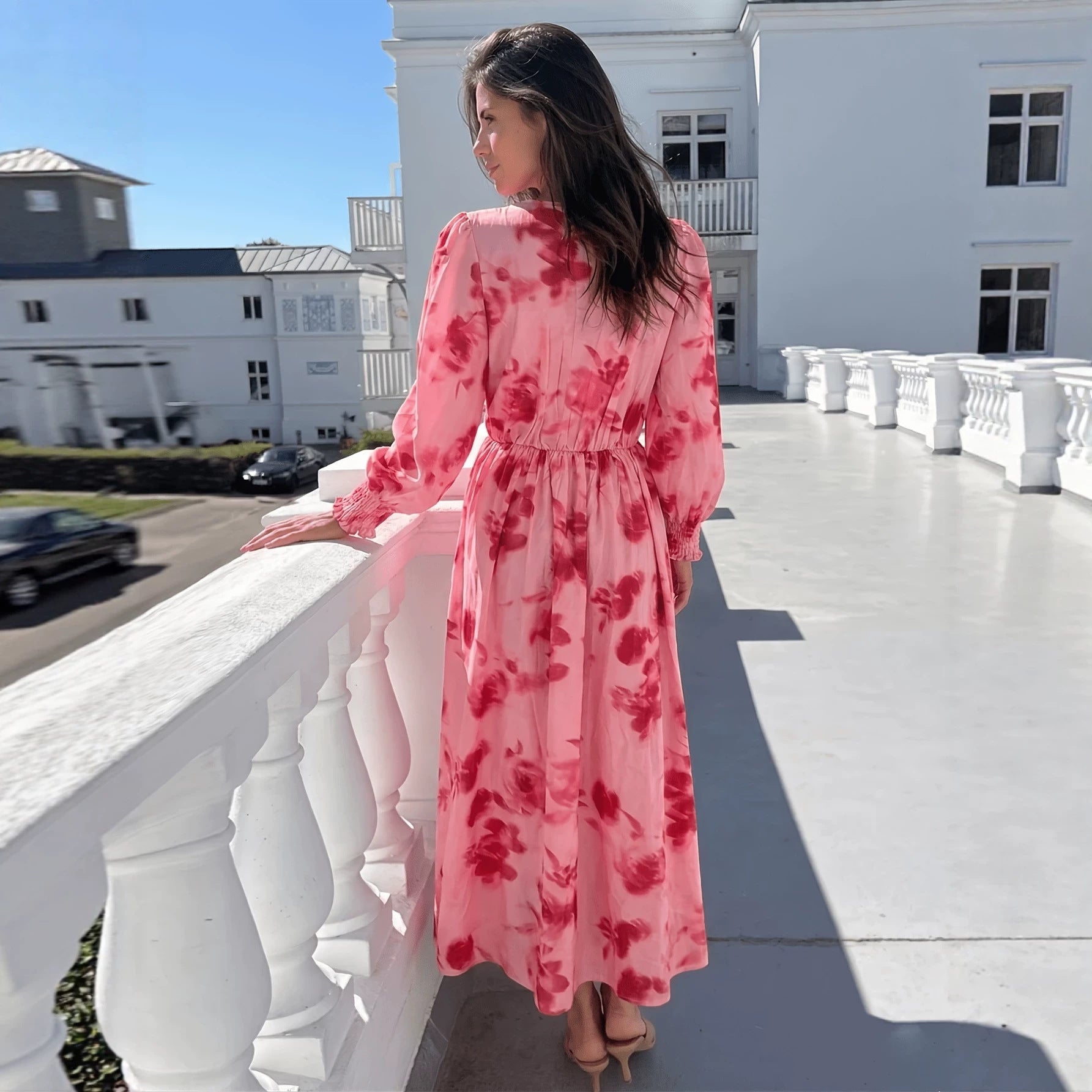 French Romantic Floral V-Neck Waist-Cinching Dress