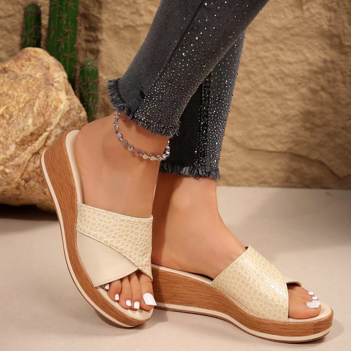 Women’s Snake Pattern Thick Sole Wedge Sandals