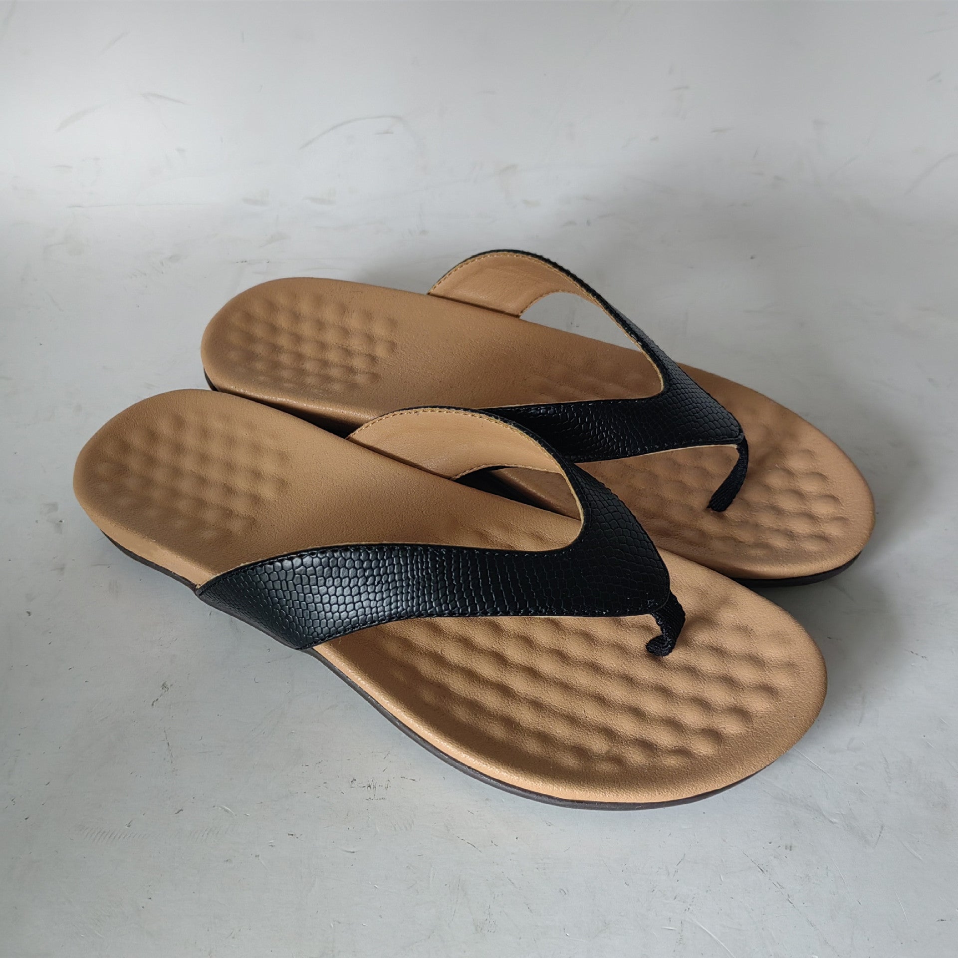 Women’s Flat Heel Thong Sandals in 3 Colors