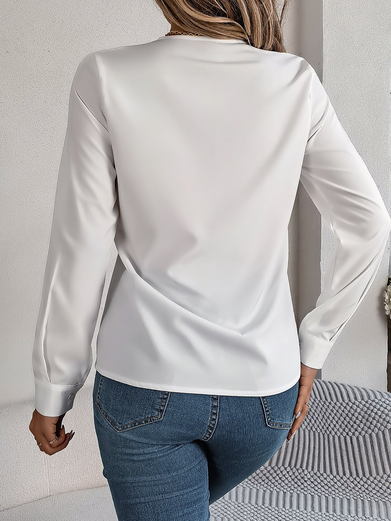 Women’s Elegant V-Neck Long Sleeve Blouse