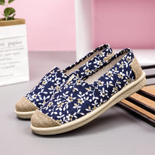Load image into Gallery viewer, Women’s Floral Flat Closed Toe Canvas Shoes in 2 Colors