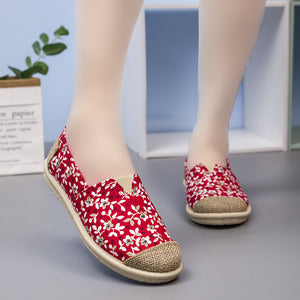 Women’s Floral Flat Closed Toe Canvas Shoes in 2 Colors
