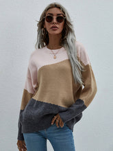 Load image into Gallery viewer, Women&#39;s Crewneck Long Sleeves Colorblock Sweater in 5 Colors S-XL - Wazzi&#39;s Wear