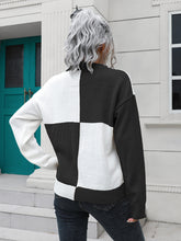 Load image into Gallery viewer, Women&#39;s Checkered Long Sleeve Sweater in 3 Colors S-L - Wazzi&#39;s Wear