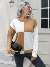 Load image into Gallery viewer, Women&#39;s Checkered Long Sleeve Sweater in 3 Colors S-L - Wazzi&#39;s Wear